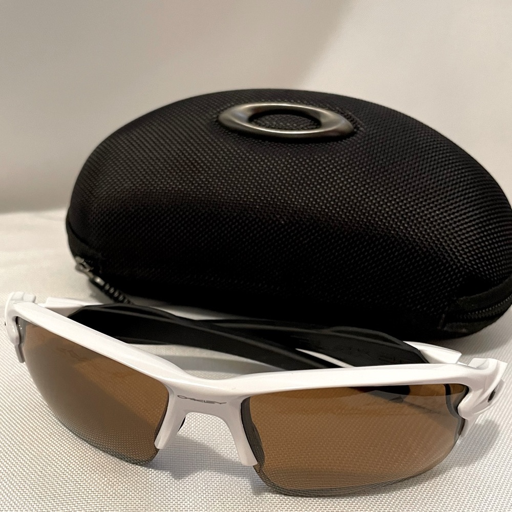 OAKLEY FLAK 2.0 SUNGLASSES